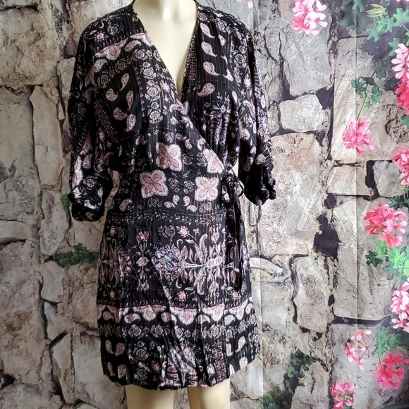 New Lovestitch Floral Wrap Dress Size Small - Picture 1 of 9
